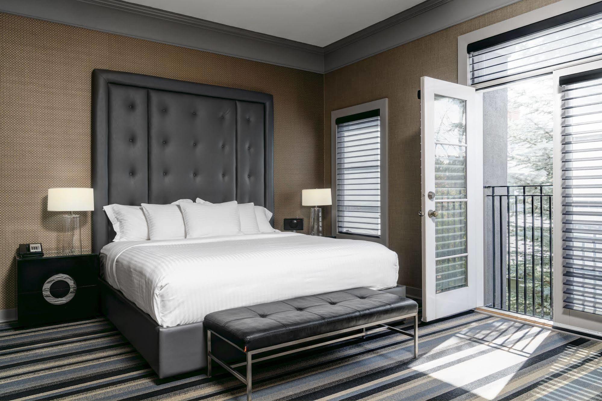 Hotel Arts Kensington YYC Exterior photo